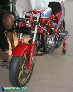 2007 Ducati Superbike Concorso - 1983 TT1 Working on the Bike